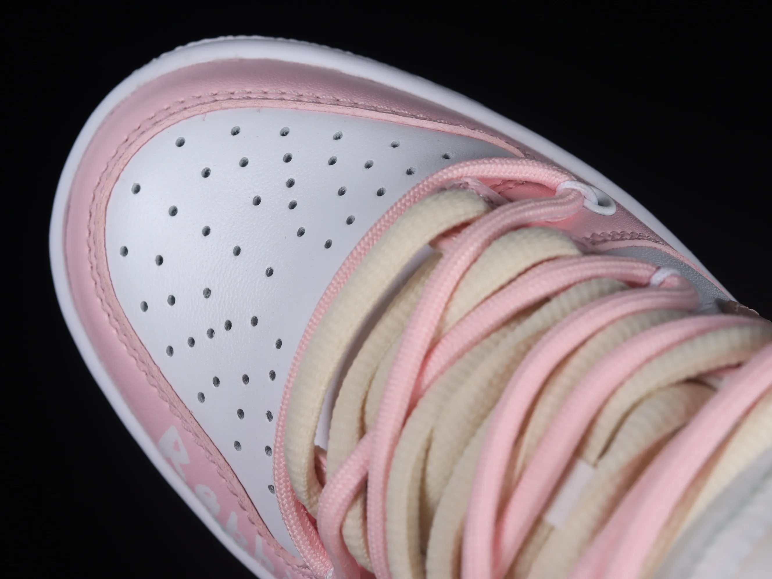 All categories Nk SB Dunk series Nk SB Dunk Low low-top sneakers Nk Dunk Low Year of the Rabbit limited edition Cute girly pink customized version of deconstructed strap casual sneakers DH9765-100